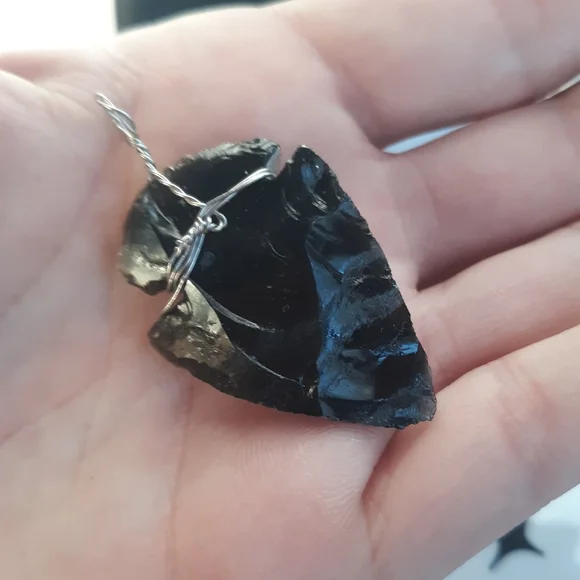 💥Obsidian vintage arrowhead prepped for jewelry! Big and beautiful! - Picture 2 of 6